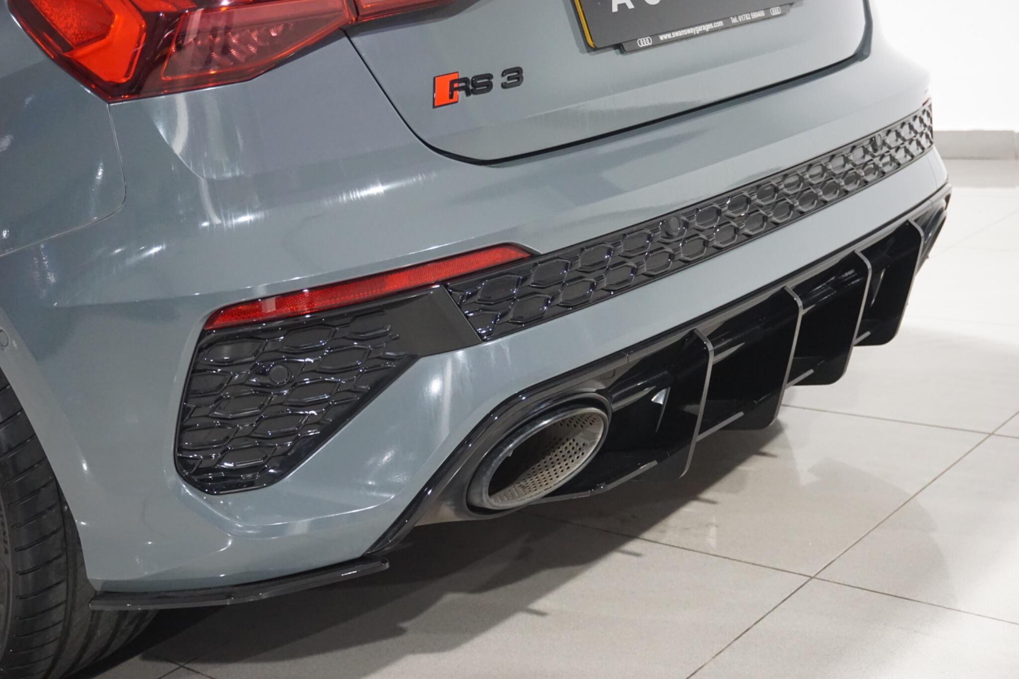 Audi RS3 2.5 TFSI Carbon Black Sportback S Tronic quattro Euro 6 (s/s) 5dr